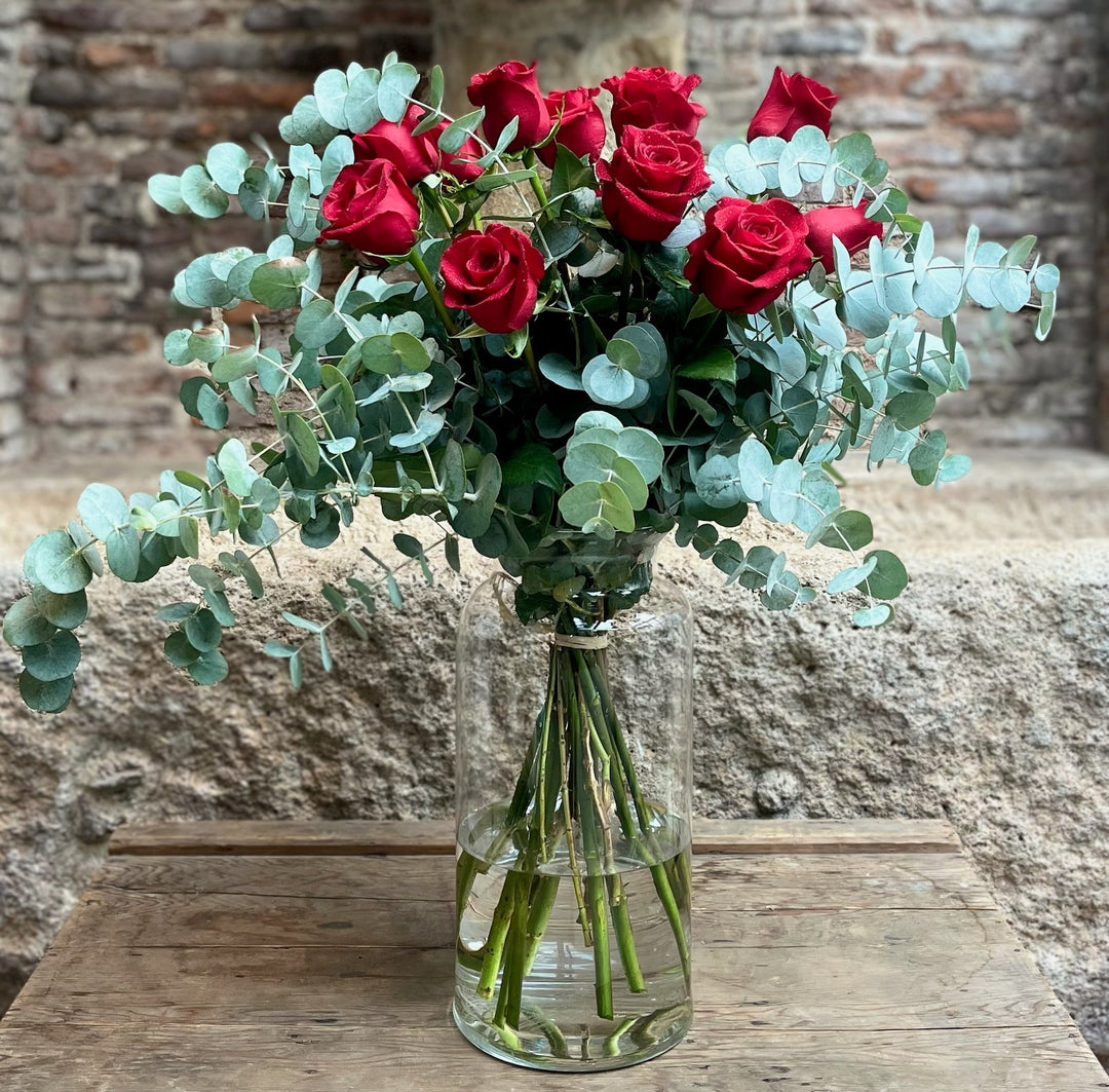 ¿Sabías que mayo es el mes de las flores… y de las rosas? Te explicamos por qué.