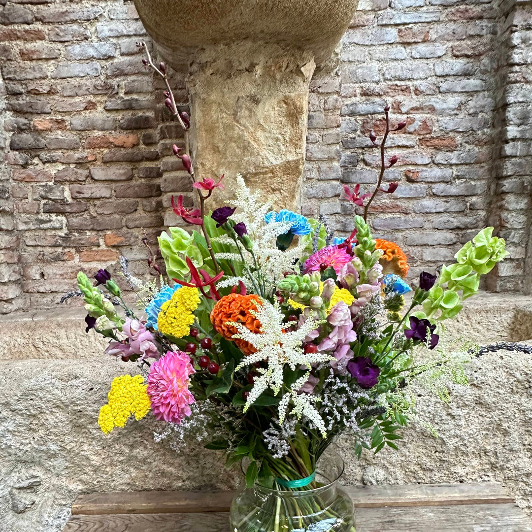 Orgullo 2025 en Madrid: Flores, diversidad y amor en El Ángel del Jardín