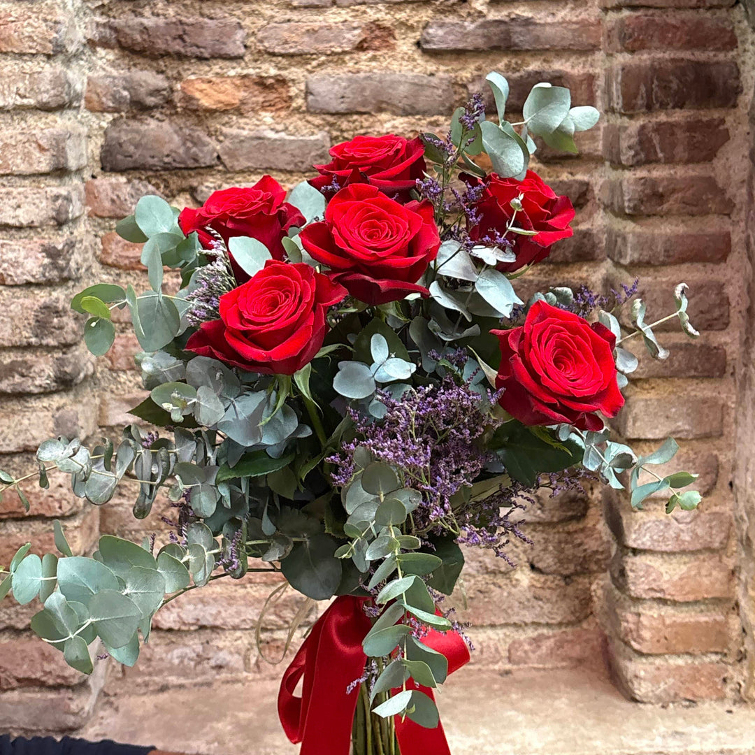 Ramo de rosas rojas